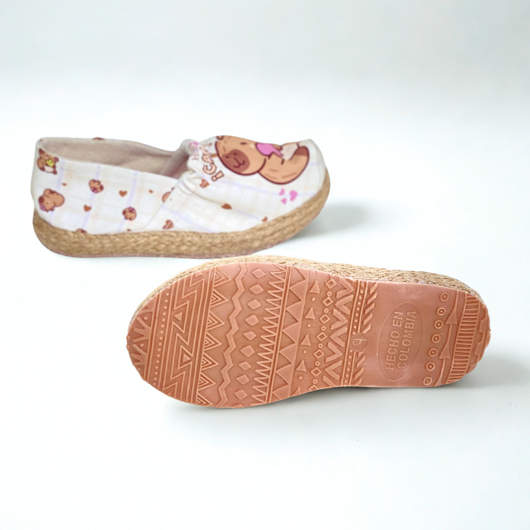 Tradicional  Niña  Capibara