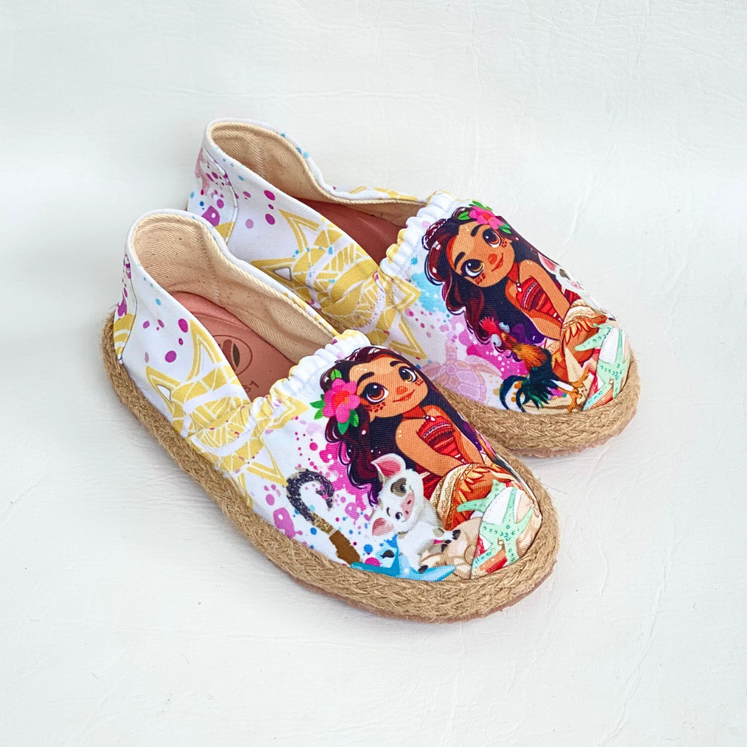 Tradicional  Niña  Mona