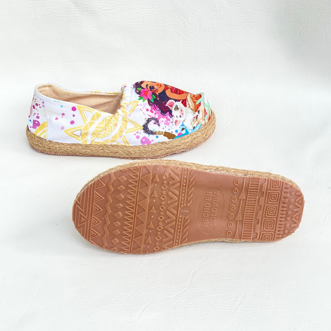 Tradicional  Niña  Mona