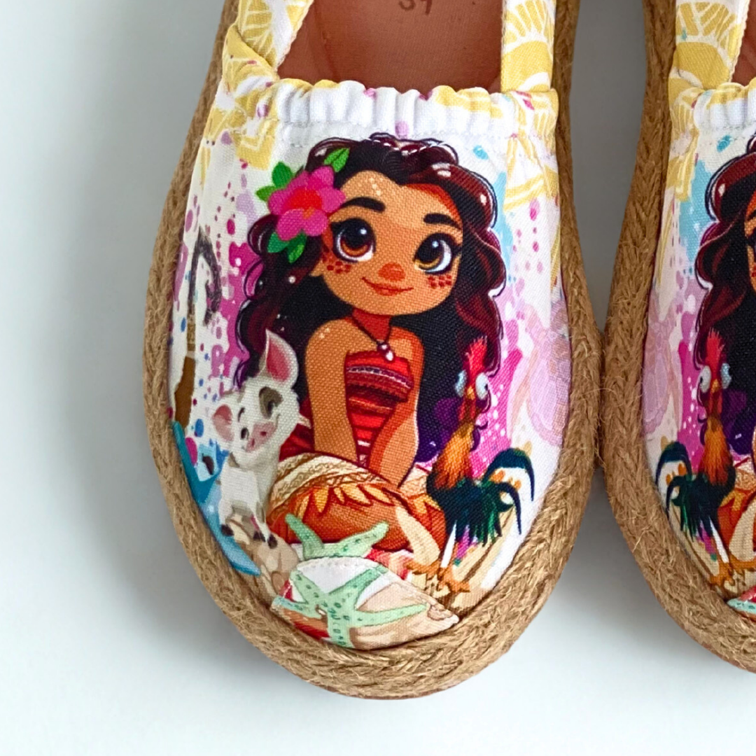 Tradicional  Niña  Mona