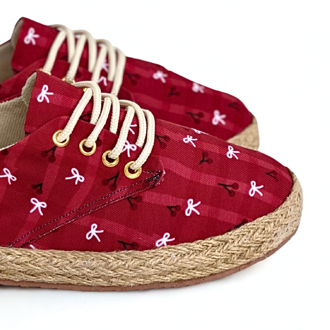 Tradicional  Niña  Corbatín rojo