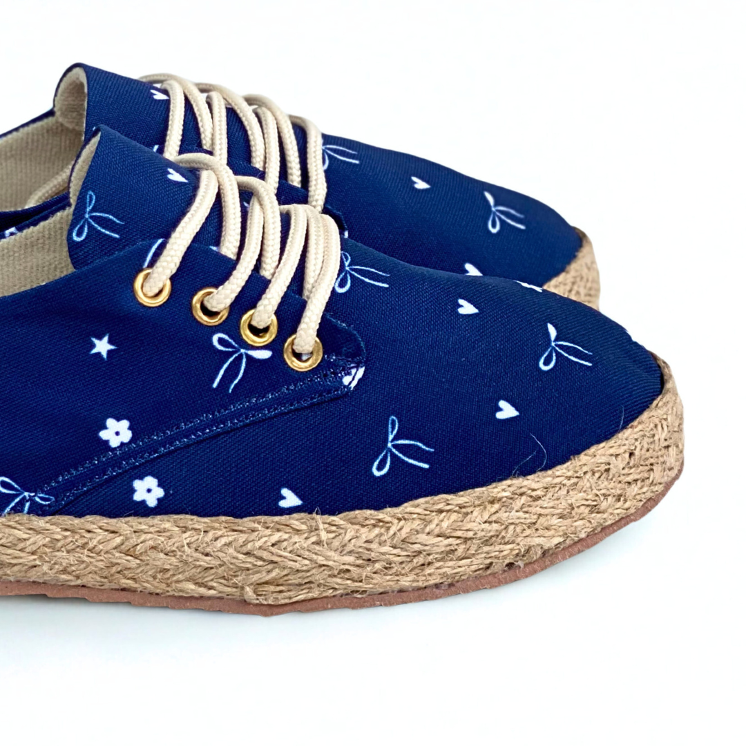 Tradicional  Niña  Corbatín Azul