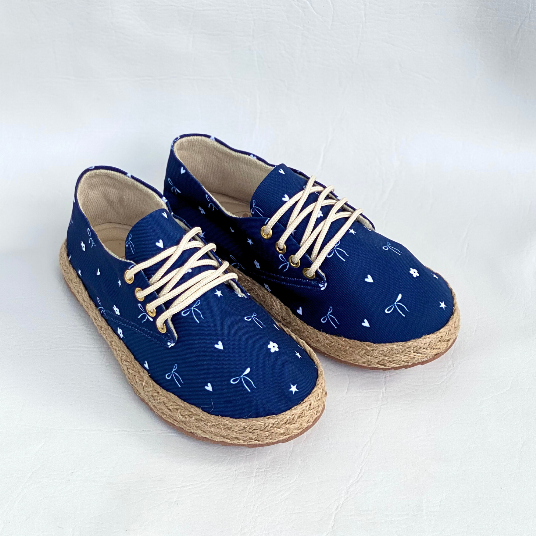 Tradicional  Niña  Corbatín Azul