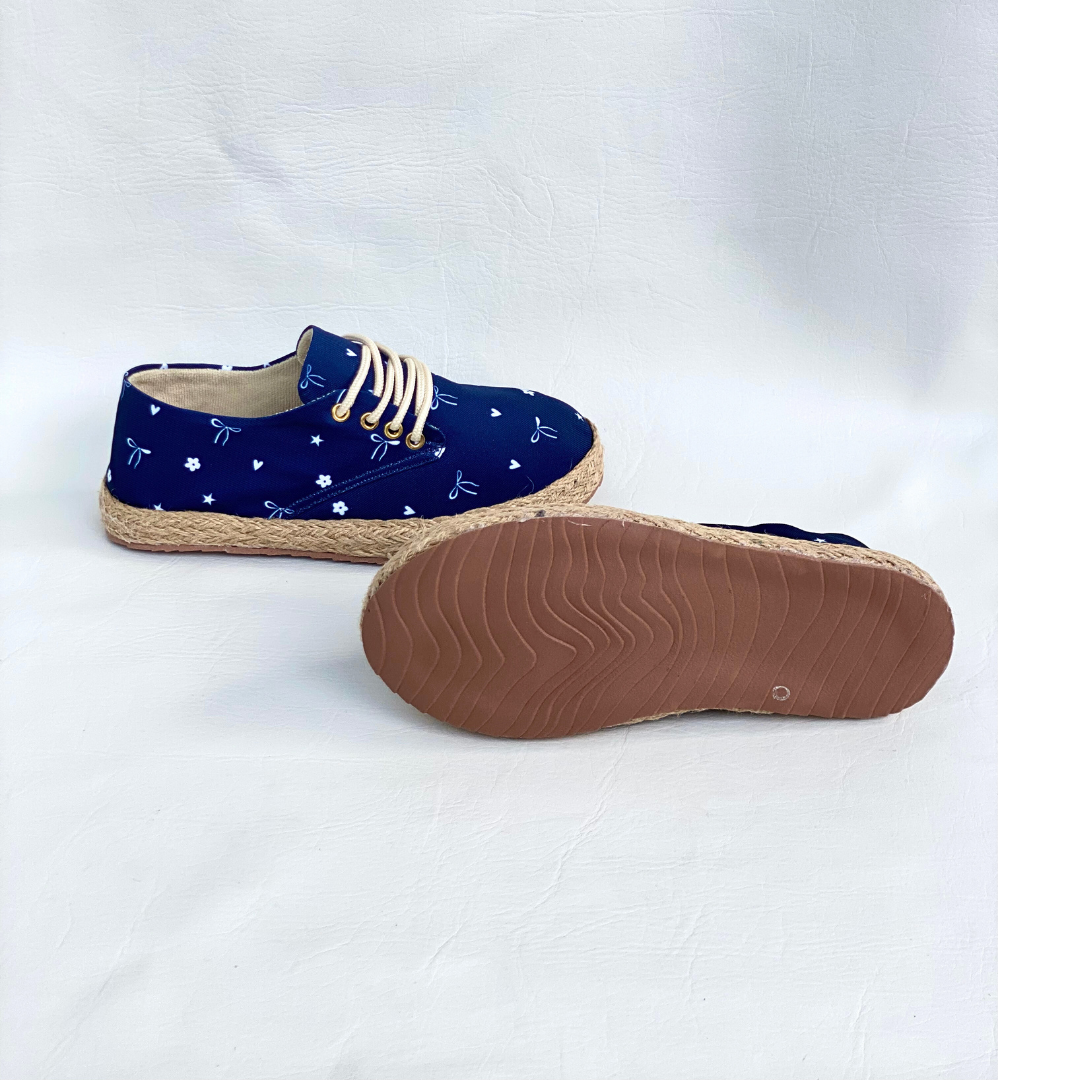 Tradicional  Niña  Corbatín Azul