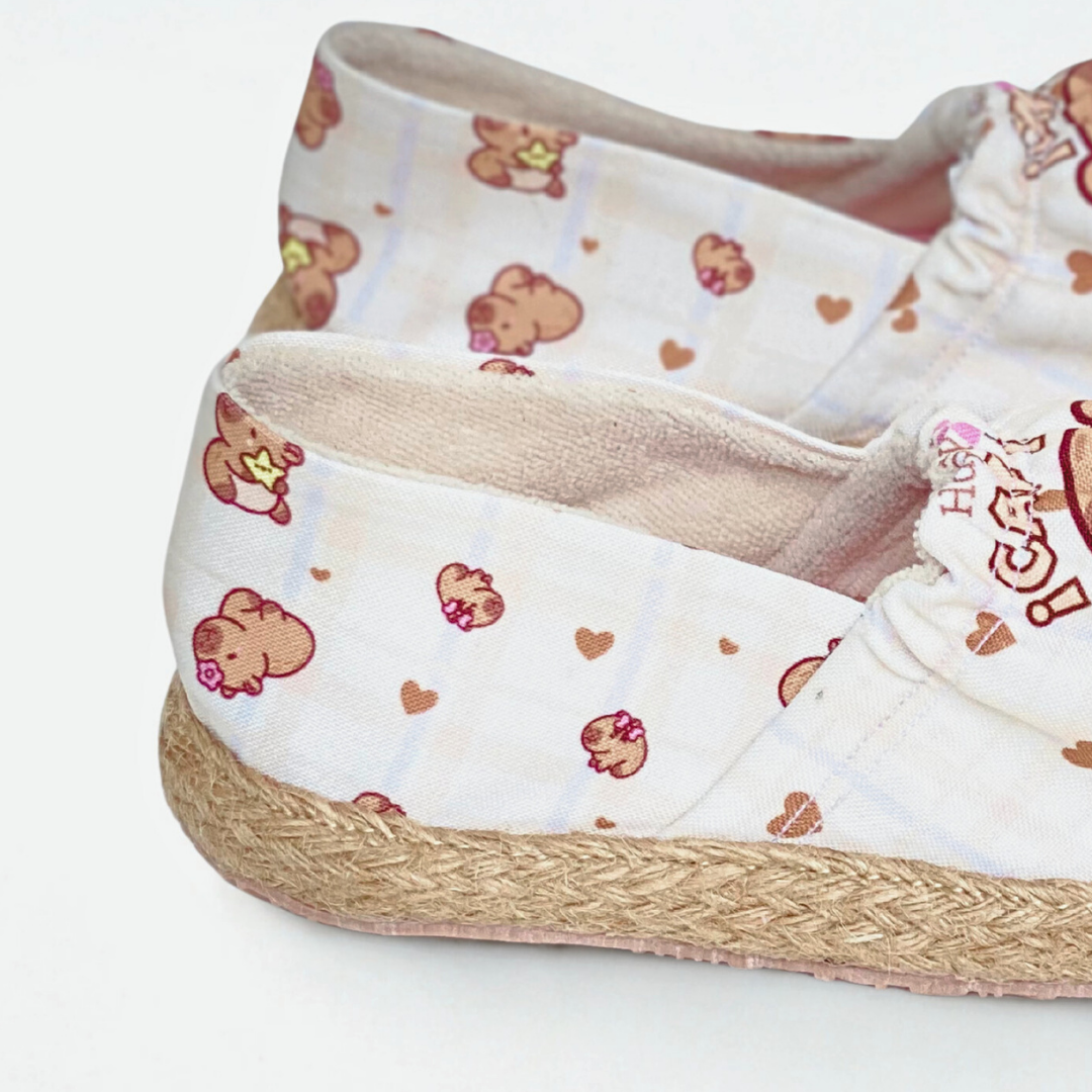 Tradicional  Niña  Capibara